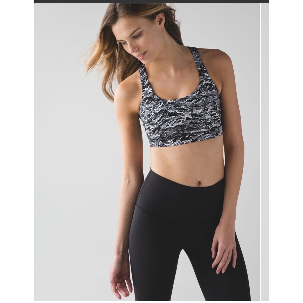 Lululemon‎ Free To Be Wild Bra Great Wave Black White Strappy Yoga Size 12